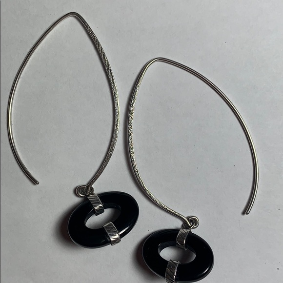 W2048 retired Silpada chalcedony silver earrings